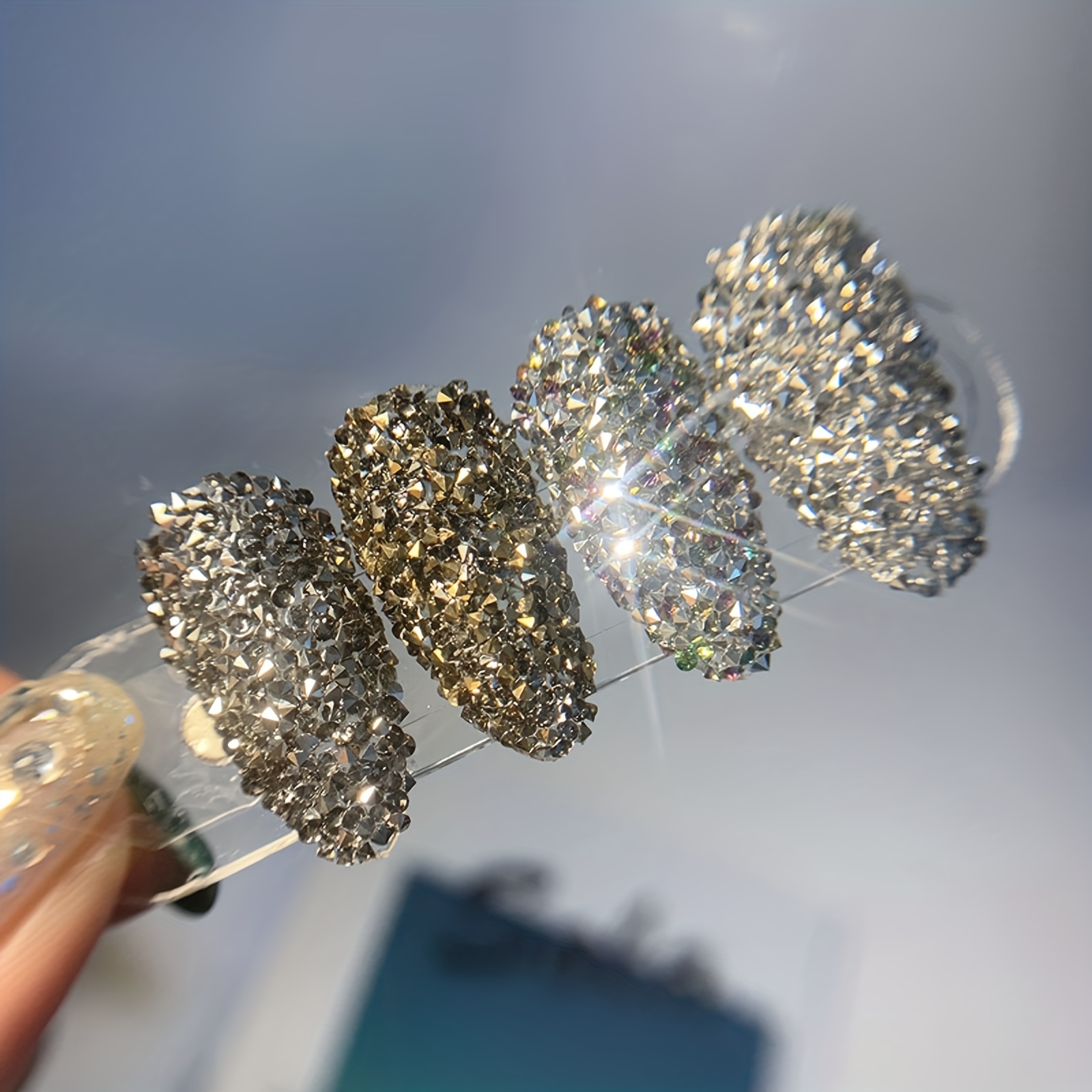 Glitter Caviar Nails Rhineston - огляд і ціна Nail Art Xmas